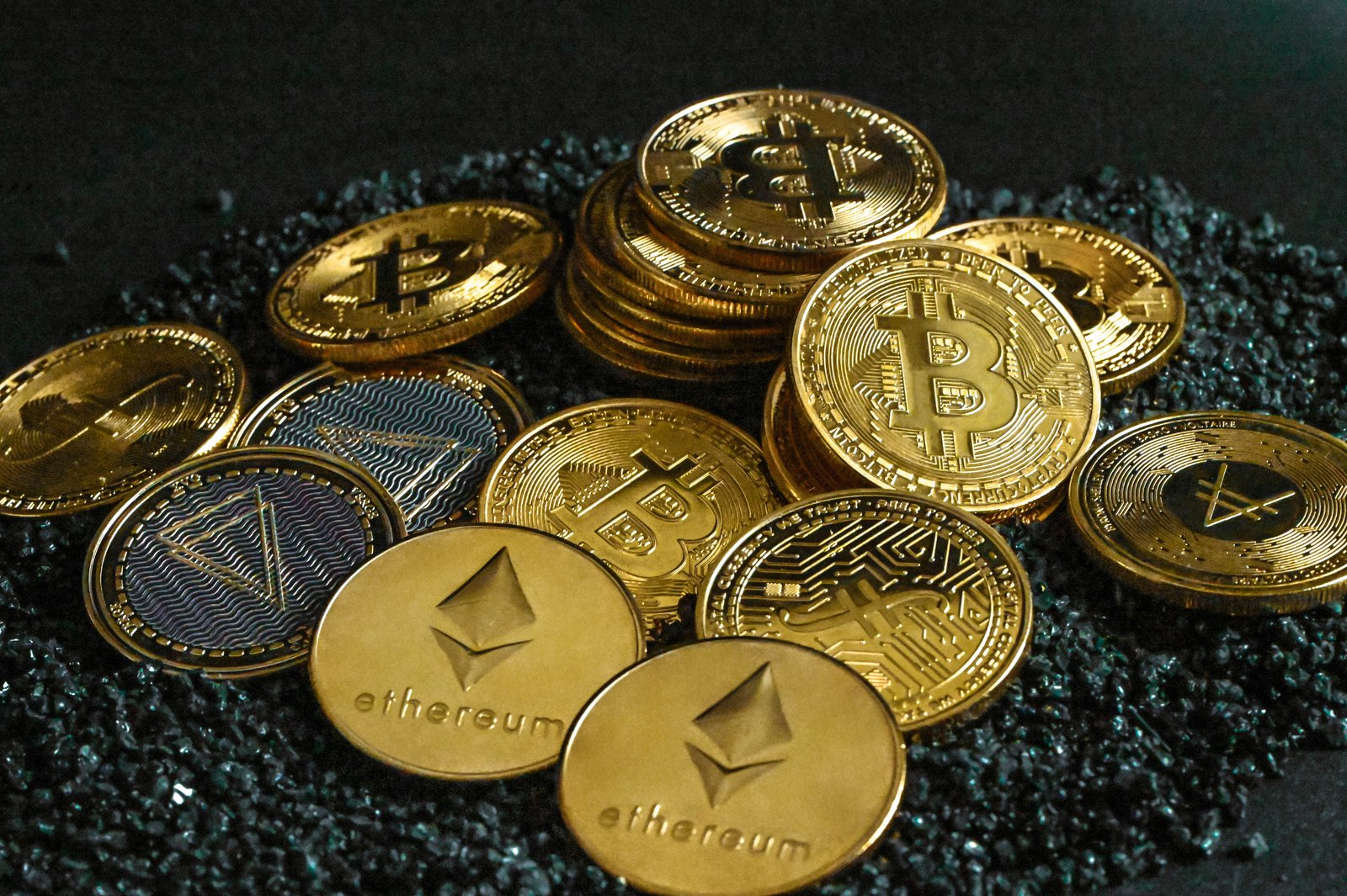 العملات المشفرة تدخل مرحلة جديدة بين التبني المؤسسي والتحديات التنظيمية